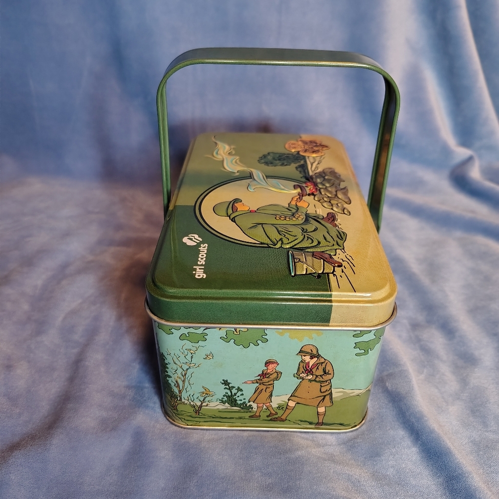 Nostalgic Remake 1920s Girl Scout Tin by Ashdon Farms & 1913 Full Color Handbook - Picture 6 of 12